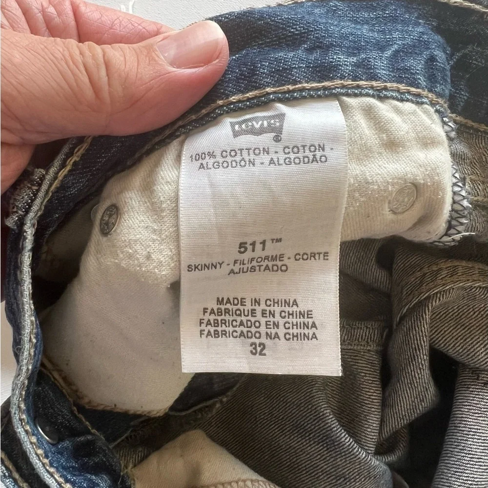 EUC‎ Levi's 511 Shorts Size 32x10 Mens Slim Bermuda Blue Denim Shorts (B5)